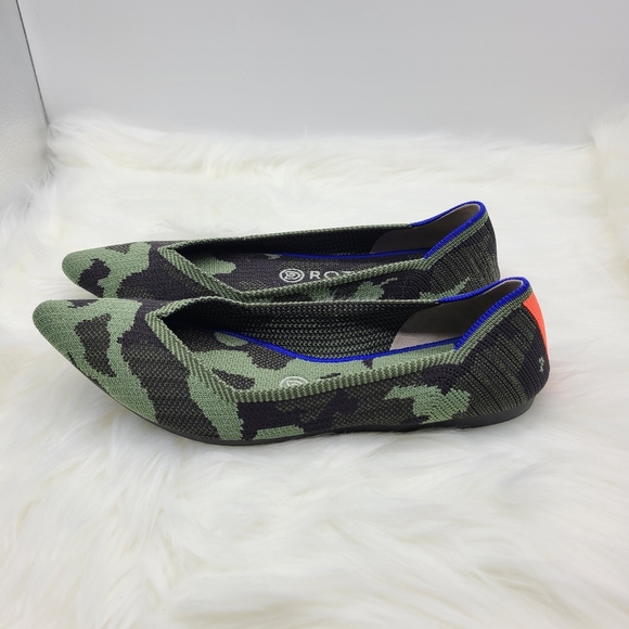 Rothys Olive Camo blue halo points - Picture 6 of 8